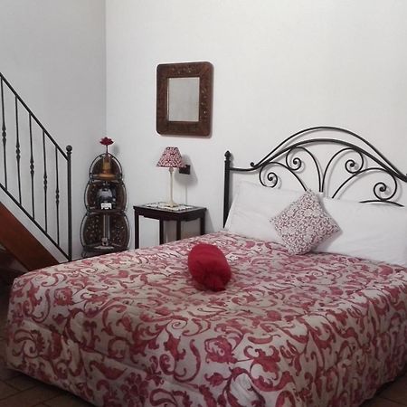 Agriturismo Maiocchi Villa Borgarello Стая снимка