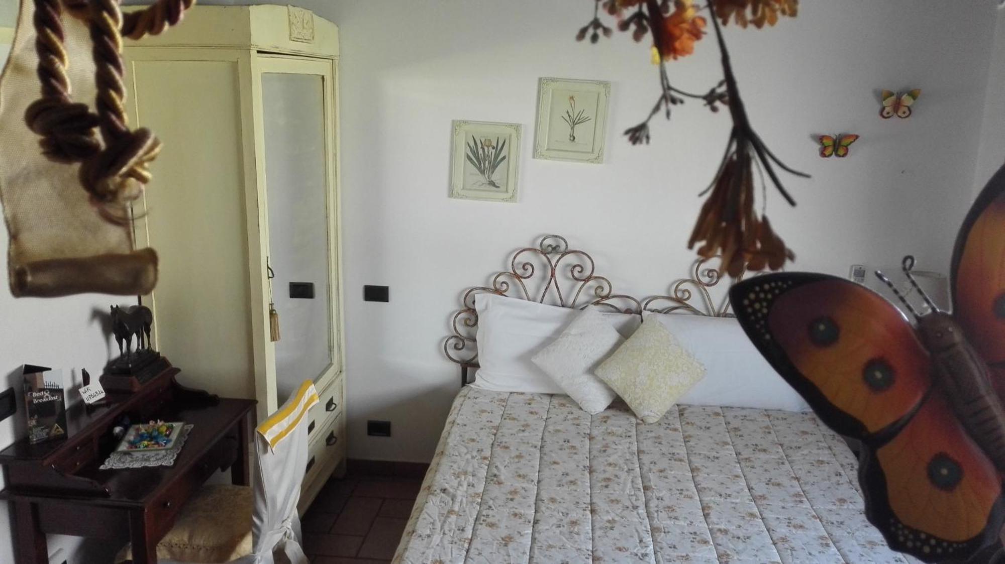 Agriturismo Maiocchi Villa Borgarello Стая снимка